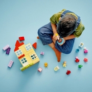 Imagine LEGO DUPLO CASA ANIVERSARA A PURCELUSEI PEPPA 10433