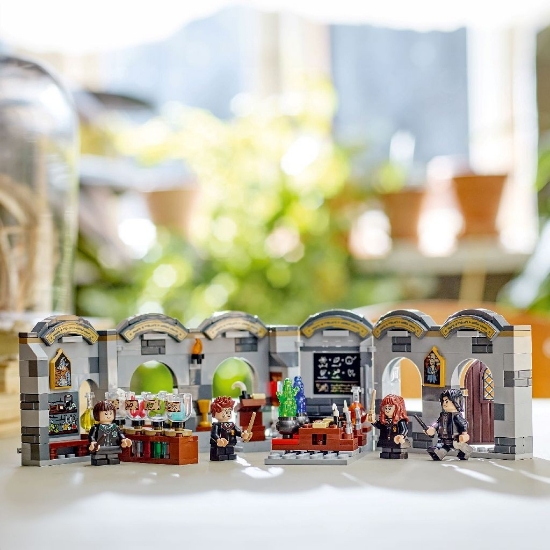 Imagine LEGO Harry Potter™ Castelul Hogwarts – Lecția de Potiuni 76431