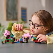 Imagine LEGO MINECRAFT GRADINA CU CIRESI INFLORITI 21260