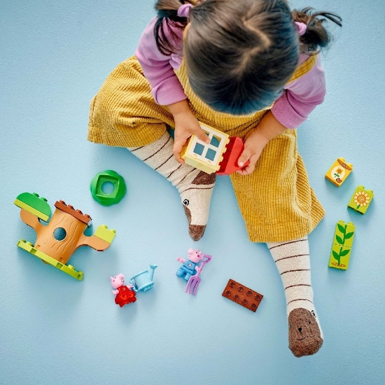 Imagine Lego Duplo Grădina și casa din copac a Purcelușei Peppa 10431