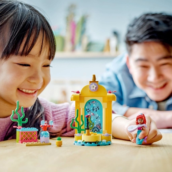 Imagine LEGO Disney Princess Scena muzicală a lui Ariel 43235