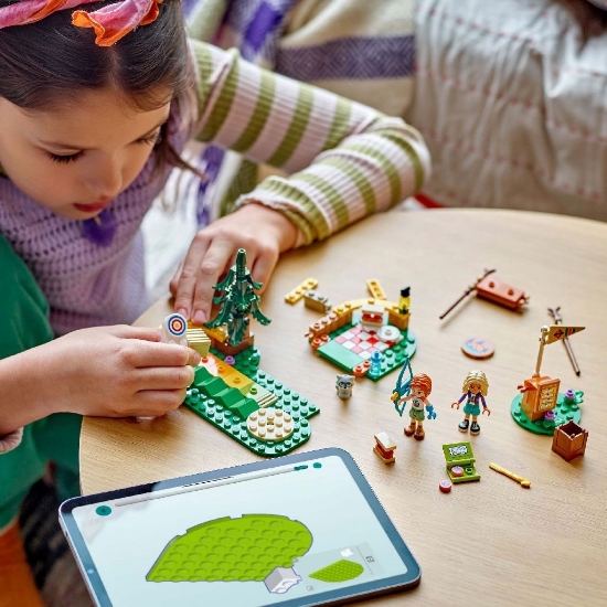 Imagine Lego Friends Poligonul de tir cu arcul din tabăra de aventuri 42622