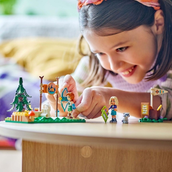 Imagine Lego Friends Poligonul de tir cu arcul din tabăra de aventuri 42622