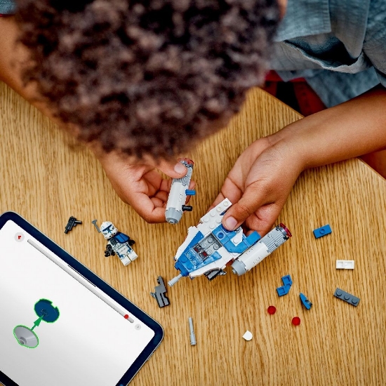 Imagine Lego Star Wars TM Micronava de luptă Y-Wing a Căpitanului Rex 75391
