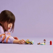 Imagine LEGO FRIENDS MASINA PENTRU TOALETAREA CAINILOR 42635