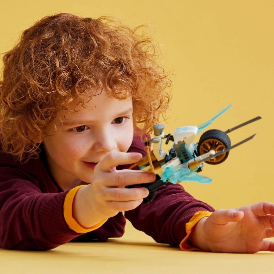 Imagine Lego Ninjago Motocicleta de gheață a lui Zane 71816