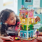 Imagine LEGO FRIENDS CENTRUL COMUNITAR DIN ORASUL HEARTLAKE 41748