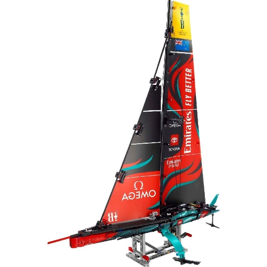 Imagine Lego Technic Iahtul Emirates Team New Zealand AC75 42174