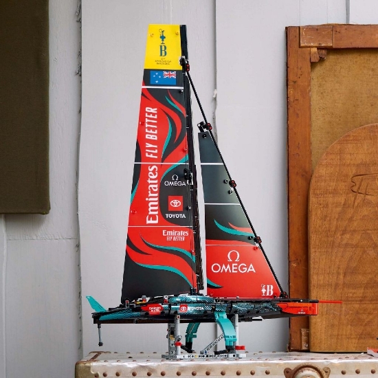 Imagine Lego Technic Iahtul Emirates Team New Zealand AC75 42174