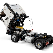 Imagine Lego Technic Camionul FMX și excavatorul electric EC230 de la Volvo 42175