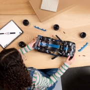Imagine LEGO TECHNIC MASINA DE CURSE PORSCHE GT4 E-PERFORMANCE 42176