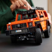 Imagine LEGO TECHNIC MERCEDES BENZ G 500 PROFESSIONAL LINE 42177 