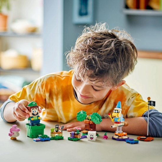 Imagine Lego Super Mario Aventuri cu Lego Luigi 71440