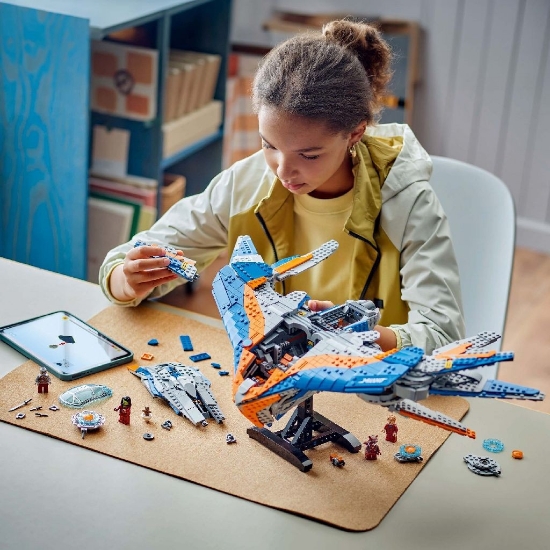 Imagine LEGO Marvel Gardienii Galaxiei Milano 76286