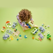 Imagine LEGO DUPLO TREN DE AVENTURA INTERACTIV 10427