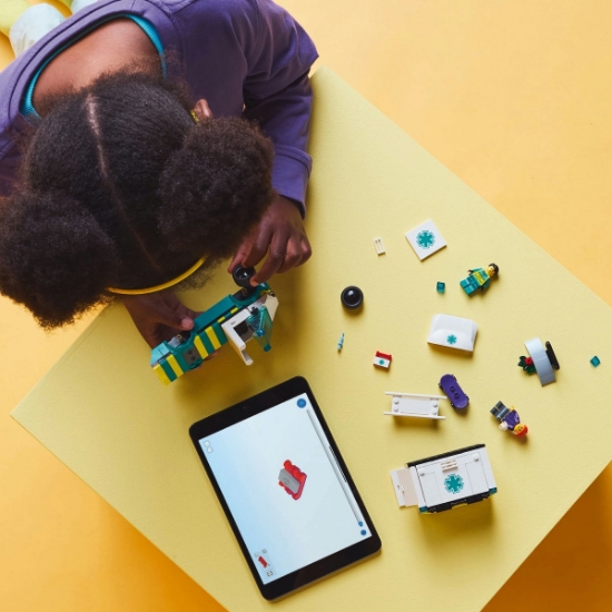 Imagine Lego City Ambulanța de urgențe 60451