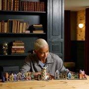 Imagine LEGO Harry Potter™ Magazine vrăjitorești pe Diagon Alley 76444