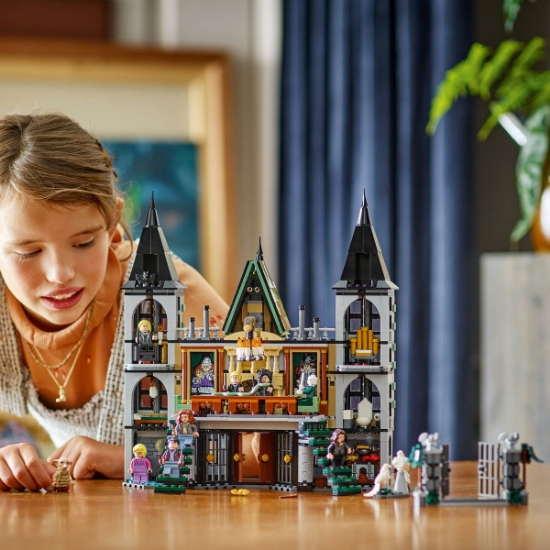Imagine LEGO Harry Potter™ Conacul Malfoy 76453