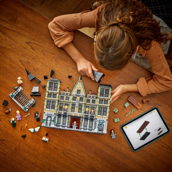 Imagine LEGO Harry Potter™ Conacul Malfoy 76453