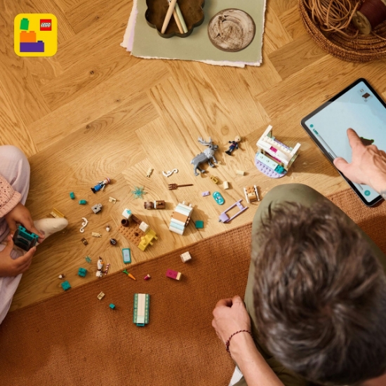 Imagine LEGO Disney Aventura pe sanie a Annei 43256