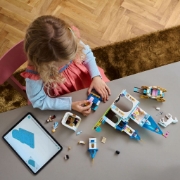 Imagine LEGO Disney Castelul și Caleașca Cenușăresei 43275