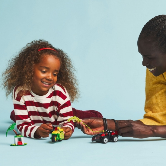 Imagine Lego Spidey Spin și Electro în Dino-vehicule 11198