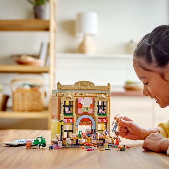 Imagine Lego Friends Restaurant și Școala de Gastronomie 42655