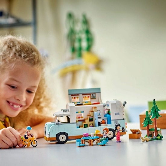 Imagine  Lego Friends aventura în rulota cu prietenii 42663