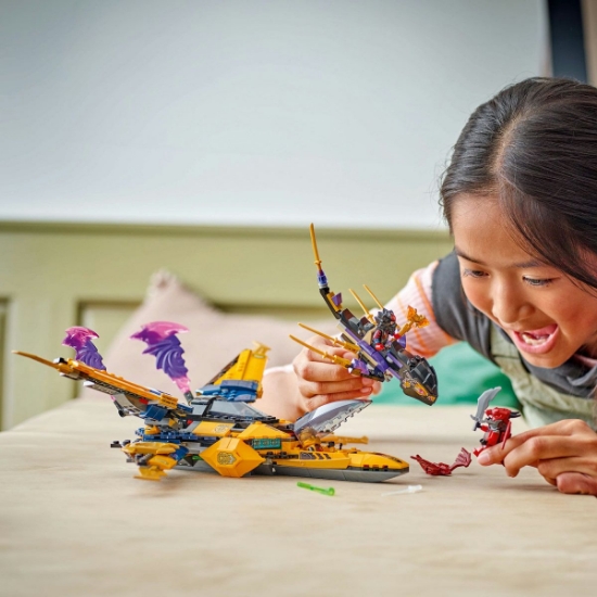 Imagine Lego Ninjago Superavionul cu reacție al lui Ras și Arin 71833