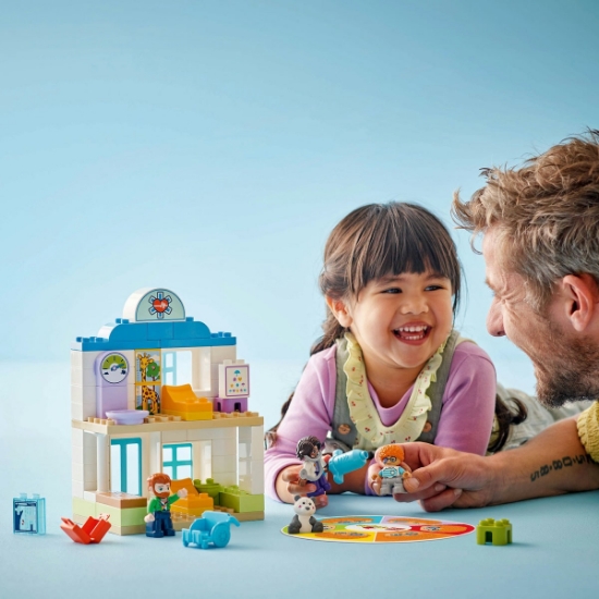Imagine Lego Duplo Prima vizită la doctor 10449