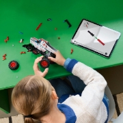 Imagine LEGO TECHNIC MONSTER JAM THUNDERROARUS PULL-BACK 42200