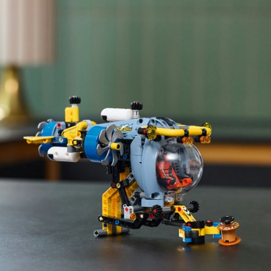 Imagine LEGO Technic Submarin de cercetare 42201