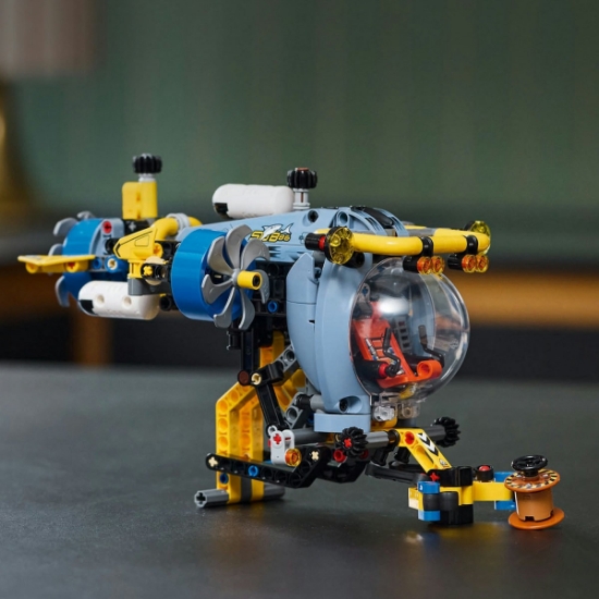 Imagine LEGO Technic Submarin de cercetare 42201