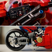 Imagine LEGO TECHNIC MOTOCICLETA DUCATI PANIGALE V4 S 42202