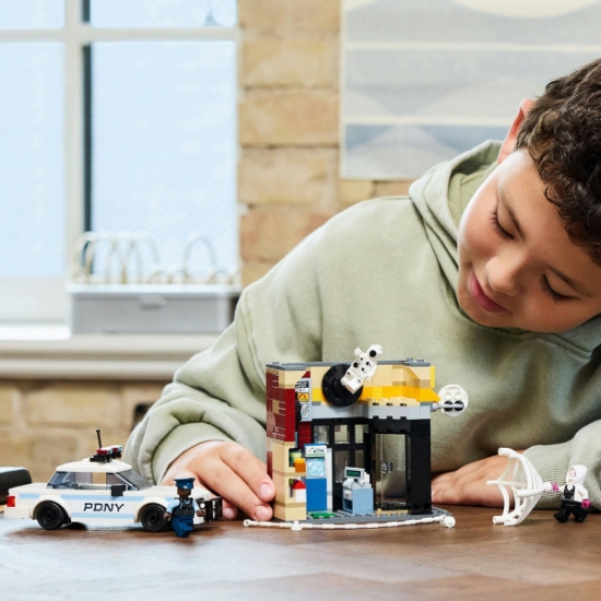 Imagine Lego Super Heroes Spider-Verse: Miles Morales vs. Spot 76311