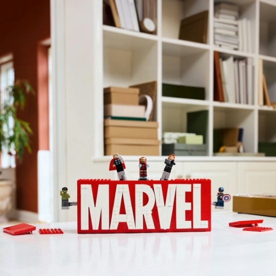 Imagine Lego Super Heroes Sigla și minifigurine Marvel 76313