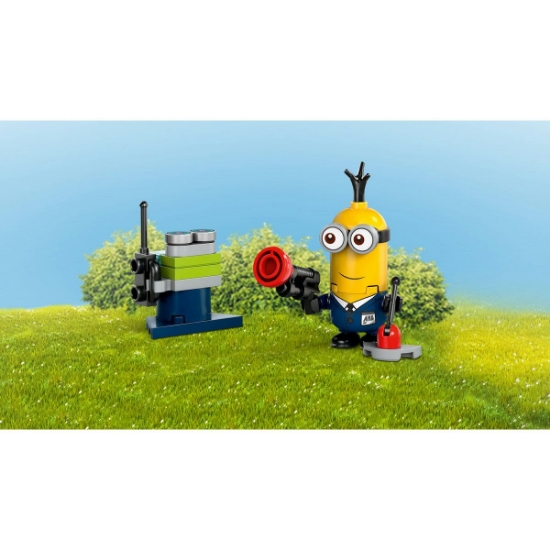 Imagine LEGO Despicable Me4 Minionii și mașina banană 75580