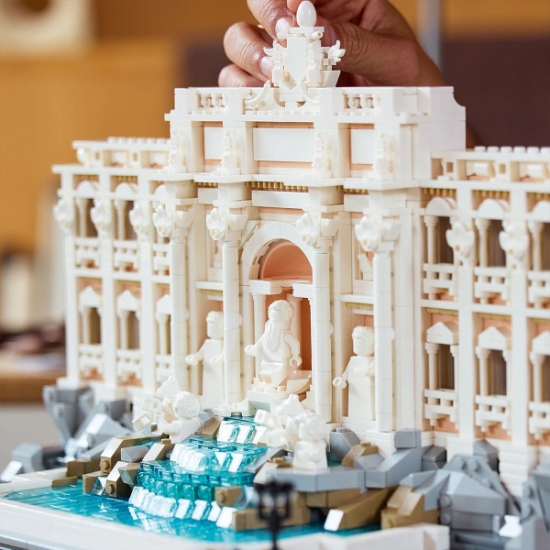 Imagine LEGO Architecture Fântâna Trevi 21062