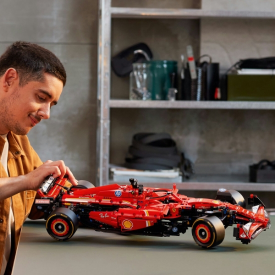 Imagine Lego Technic Mașina F1 Ferrari SF-24 42207