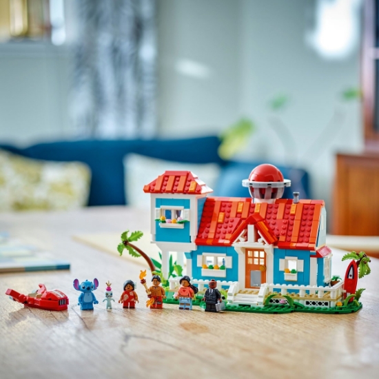 Imagine LEGO Disney Casa de pe plajă a lui Lilo și Stitch 43268
