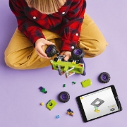 Imagine LEGO SUPER HEROES HULK IN VEHICUL DE TEREN CONTRA LUI THANOS 76312