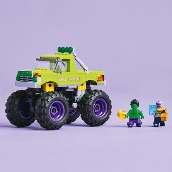 Imagine Lego Super Heroes Hulk în vehicul de teren contra lui Thanos 76312