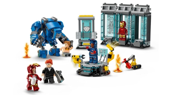 Imagine Lego Super Heroes Laboratorul lui Iron Man Sala armurilor 76315