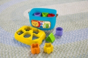 Imagine JUCARIE BEBELUSI PRIMELE CUBURI FISHER PRICE