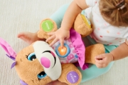 Imagine FISHER PRICE CATELUSA SIS VORBESTE IN LIMBA ROMANA