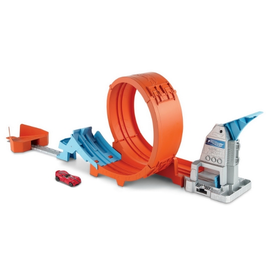 Imagine Hot Wheels circuit rapid cu lansator pentru cascadorii și mașinuță exclusivă