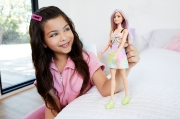 Imagine PAPUSA BARBIE FASHIONISTA BLONDA CU SUVITE MOV