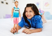 Imagine BARBIE PAPUSA BAIAT FASHIONISTAS CU MAIOU