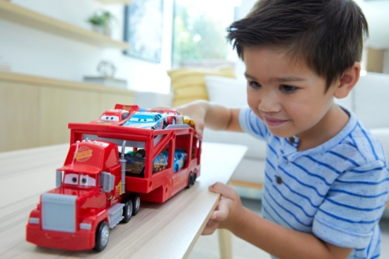 Imagine Cars transportatorul Mack