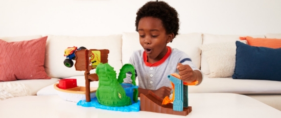 Imagine Hot Wheels Monster Truck Color Shifters Atacul Crocodilului